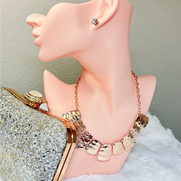 ⚜️ Elegant Rose Gold Necklace - Picture 6 of 6